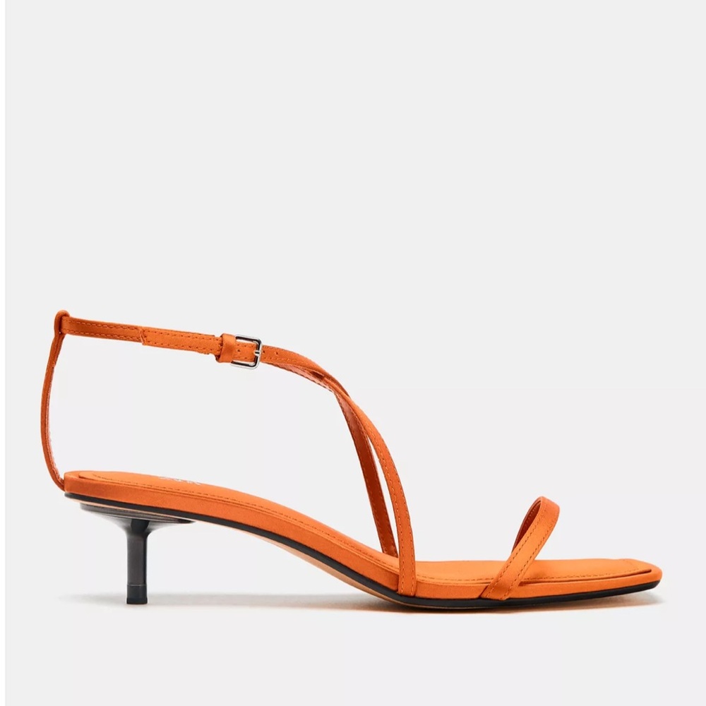 NEW! Zara Satin Effect Cross Strap Heeled Sandals Size 39 or 8 (US) - Picture 4 of 10